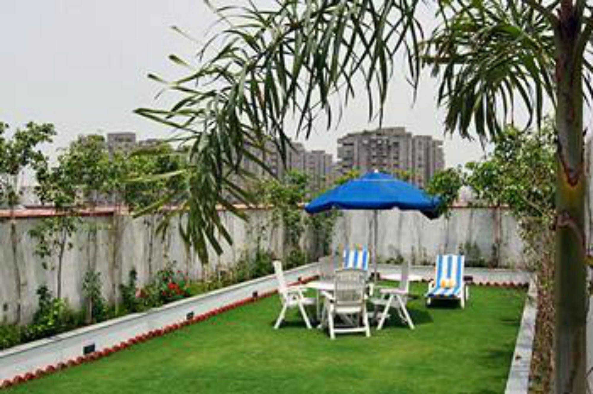 Lemon Tree Hotel, East Delhi Mall, Kaushambi Ghaziabad Εξωτερικό φωτογραφία