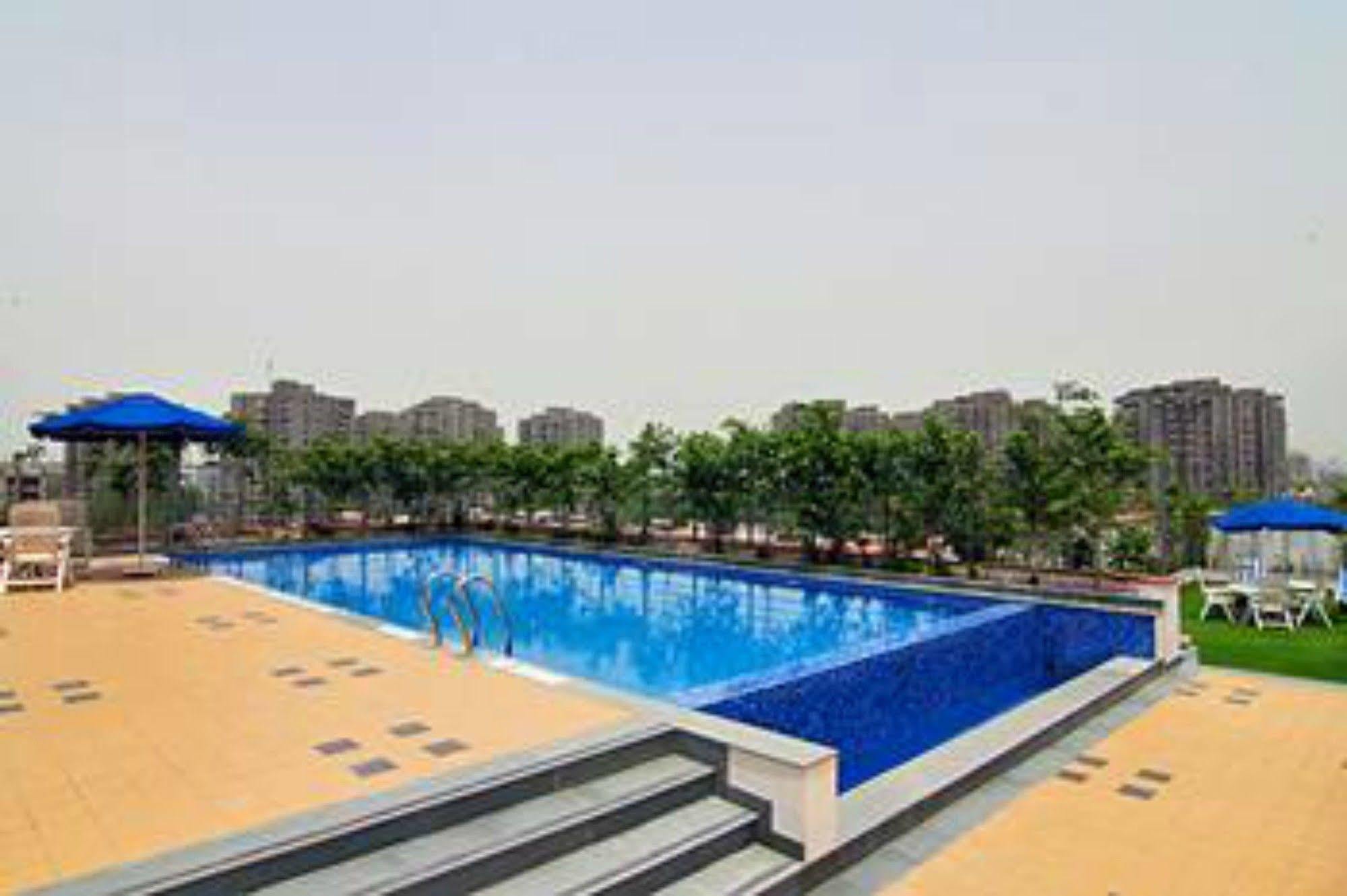 Lemon Tree Hotel, East Delhi Mall, Kaushambi Ghaziabad Εξωτερικό φωτογραφία