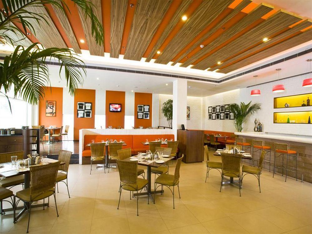 Lemon Tree Hotel, East Delhi Mall, Kaushambi Ghaziabad Εστιατόριο φωτογραφία